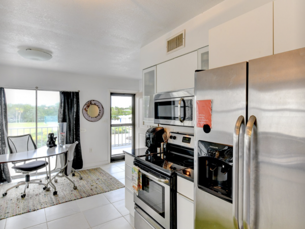 Longboat Key Walk to Beach Two Bedroom Vacation Condo